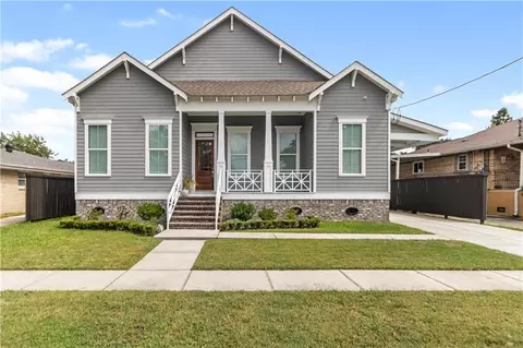 5551 Chamberlain Dr, New Orleans, LA 70122