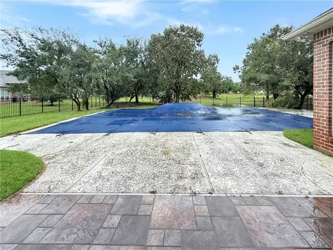 Exterior - 412 E Honors Point Ct, Slidell, LA 70458 photo 2 of 2