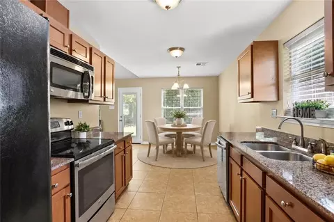 Kitchen - 305 Allie Ln, Luling, LA 70070 photo 2 of 3