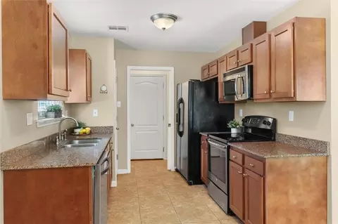 Kitchen - 305 Allie Ln, Luling, LA 70070 photo 1 of 3