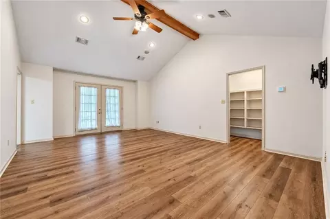 Living - 285 Leavines Rd, Boyce, LA 71409 photo 2 of 4