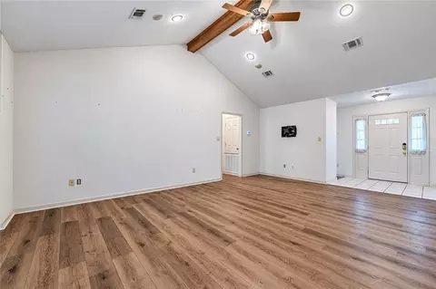 Living - 285 Leavines Rd, Boyce, LA 71409 photo 3 of 4