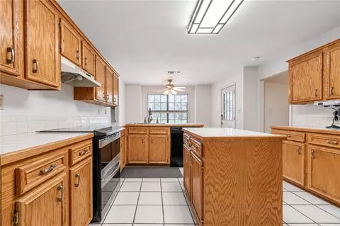 Kitchen - 285 Leavines Rd, Boyce, LA 71409 photo 2 of 5