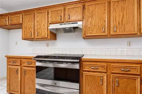 Kitchen - 285 Leavines Rd, Boyce, LA 71409 photo 4 of 5