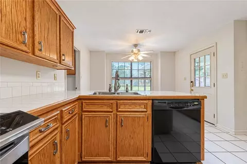 Kitchen - 285 Leavines Rd, Boyce, LA 71409 photo 3 of 5