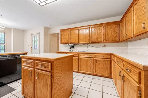 Kitchen - 285 Leavines Rd, Boyce, LA 71409 photo 5 of 5
