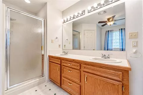 Bath - 285 Leavines Rd, Boyce, LA 71409 photo 3 of 9