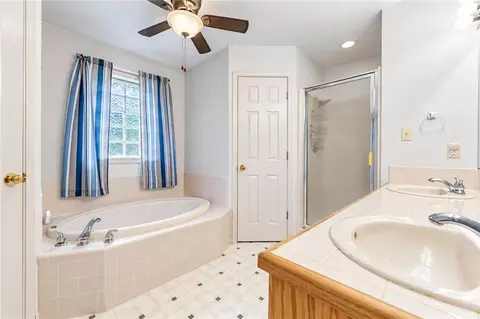 Bath - 285 Leavines Rd, Boyce, LA 71409 photo 1 of 9