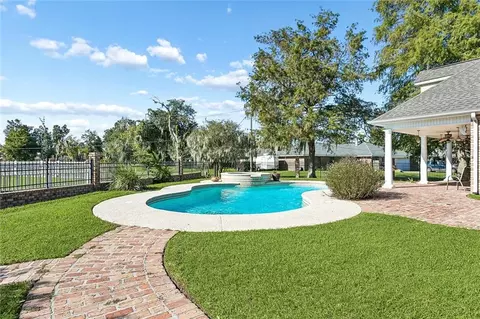 Exterior - 108 Cottage Dr, Luling, LA 70070 photo 6 of 7