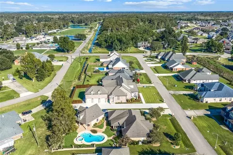 View/Area - 108 Cottage Dr, Luling, LA 70070 photo 7 of 10