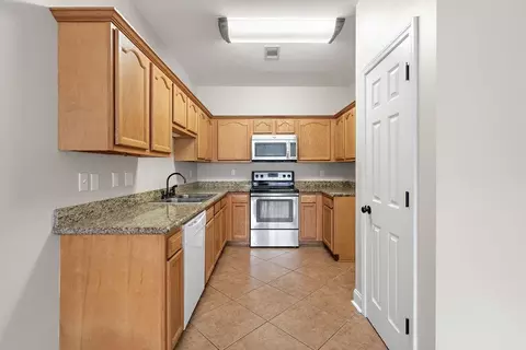 Kitchen - 104 Covington Meadow Cir, Covington, LA 70433 photo 2 of 3