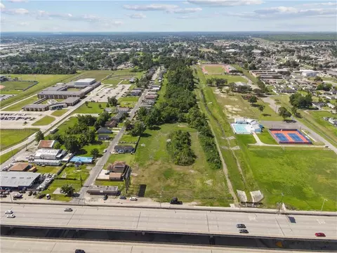 5731 Westbank Expy, Marrero, LA 70072