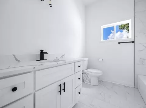 Bath - 2616 Guerra St, Violet, LA 70092 photo 3 of 4