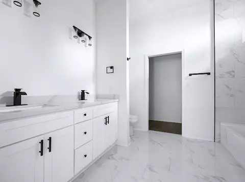 Bath - 2616 Guerra St, Violet, LA 70092 photo 1 of 4