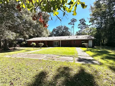 Exterior - 700 Glockner Ct, Mandeville, LA 70448 photo 3 of 4