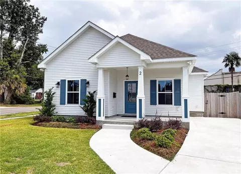 2 Fairlane Dr, Metairie, LA 70003