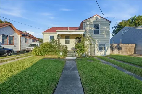 4745 Eastern St, New Orleans, LA 70122