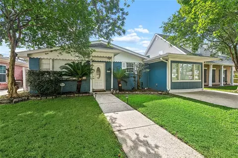 8929 Camille Ct, River Ridge, LA 70123