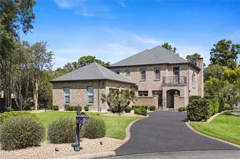 4 Annandale Ct, New Orleans, LA 70131
