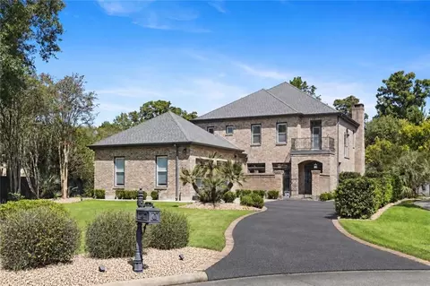 4 Annandale Ct, New Orleans, LA 70131