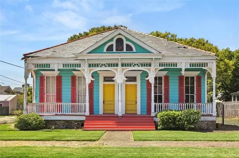 1104 Soniat St, New Orleans, LA 70115