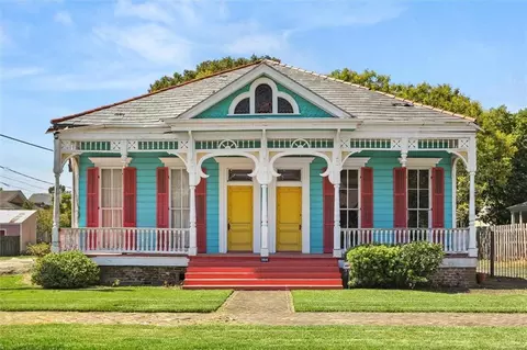 1104 Soniat St, New Orleans, LA 70115