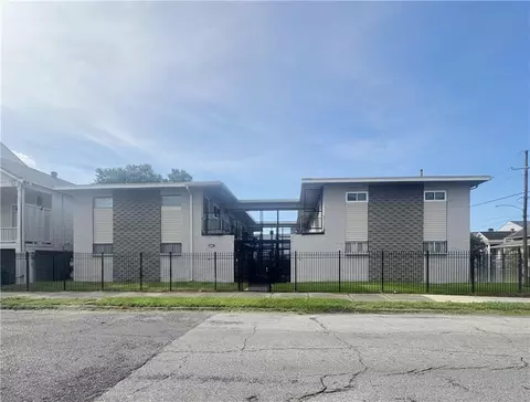 2601 Carondelet St #H, New Orleans, LA 70130
