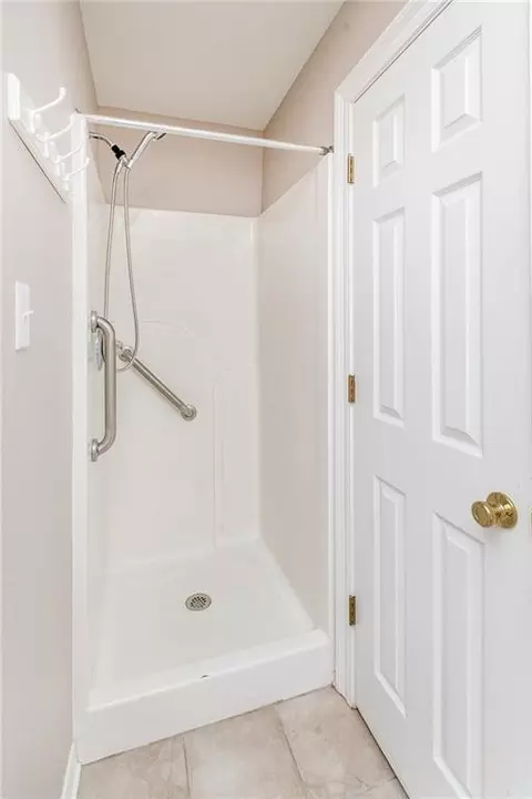 Bath - 113 S Gate Dr, Ponchatoula, LA 70454 photo 2 of 3