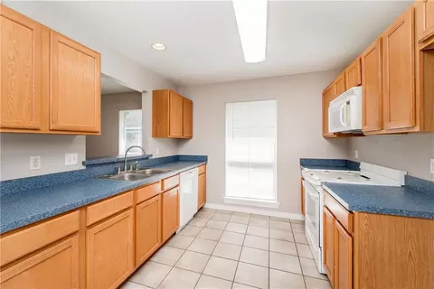 Kitchen - 113 S Gate Dr, Ponchatoula, LA 70454 photo 1 of 3
