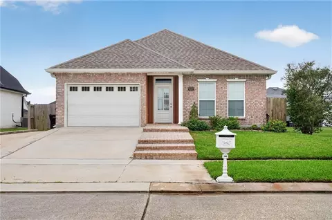 4516 Lamarque Dr, Meraux, LA 70075