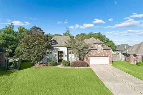 213 Turning Leaf Ln, Madisonville, LA 70447