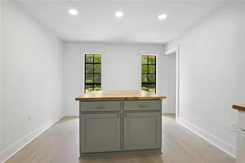 Kitchen - 48 Bleu Lake Dr, Covington, LA 70435 photo 4 of 4