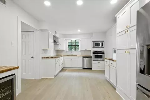 Kitchen - 48 Bleu Lake Dr, Covington, LA 70435 photo 1 of 4