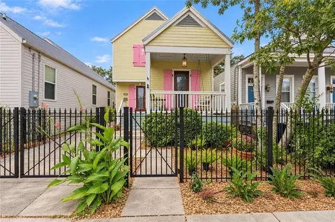 1810 Fern St, New Orleans, LA 70118