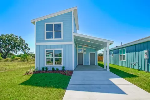 2825 Live Oak Dr, Terrytown, LA 70056