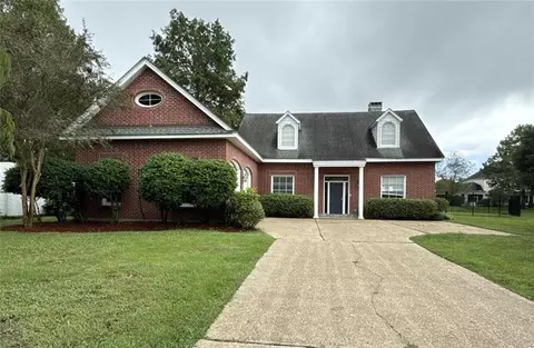 57 Fairway Oaks Dr, New Orleans, LA 70131
