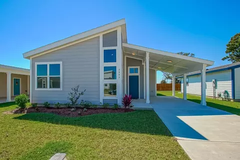 2809 Live Oak Dr, Terrytown, LA 70056