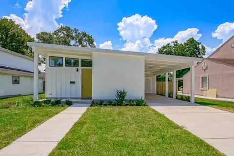1044 Pin Oak Ave, Terrytown, LA 70056
