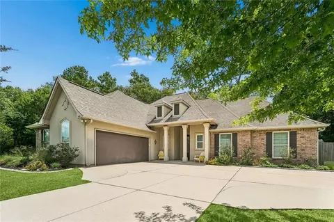 452 Silver Oak Dr, Madisonville, LA 70447