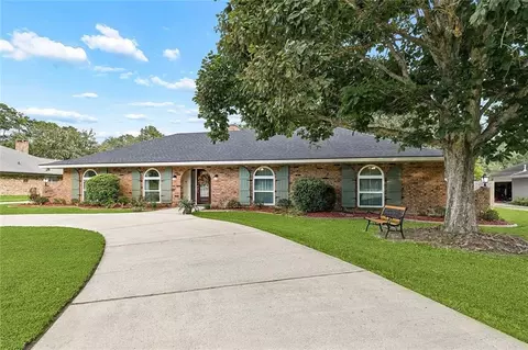 119 Oak Dr, Covington, LA 70433