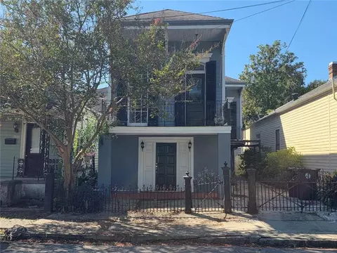 5724 Laurel St, New Orleans, LA 70115