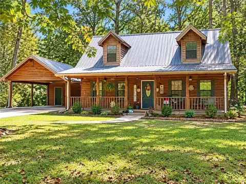 52 Shady Oak Ln, Poplarville, MS 39470