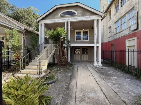 1619 General Pershing St, New Orleans, LA 70115