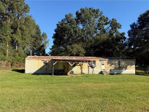 57147 Tung Oil Grove Rd, Bogalusa, LA 70427