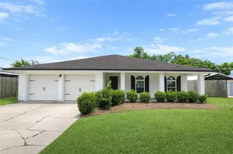 106 Beta St, Belle Chasse, LA 70037