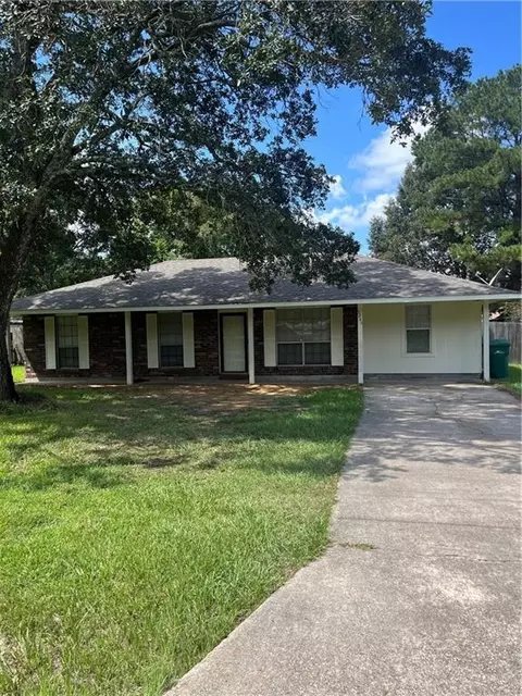 5243 Teri St, Zachary, LA 70791