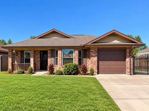 1830 Lee Dr, Laplace, LA 70068