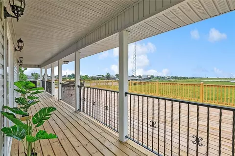 Exterior - 104 Carr Dr, Slidell, LA 70458 photo 2 of 8