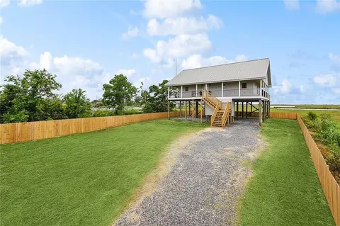Exterior - 104 Carr Dr, Slidell, LA 70458 photo 4 of 8