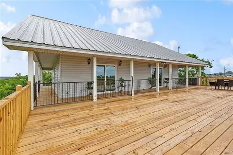 Exterior - 104 Carr Dr, Slidell, LA 70458 photo 6 of 8